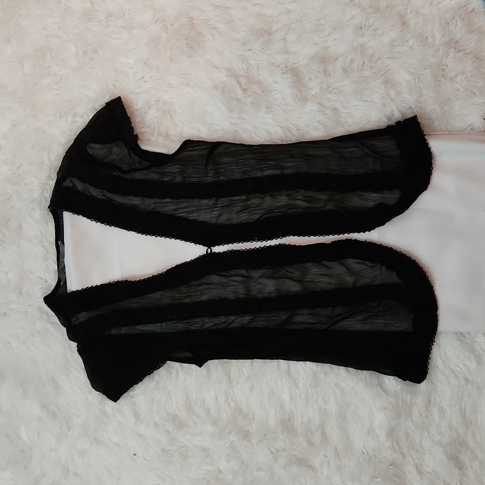 Jacqui e sheer one button closure vest